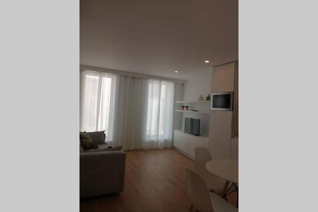 Cais De Apresentacao No Coracao De Apartment