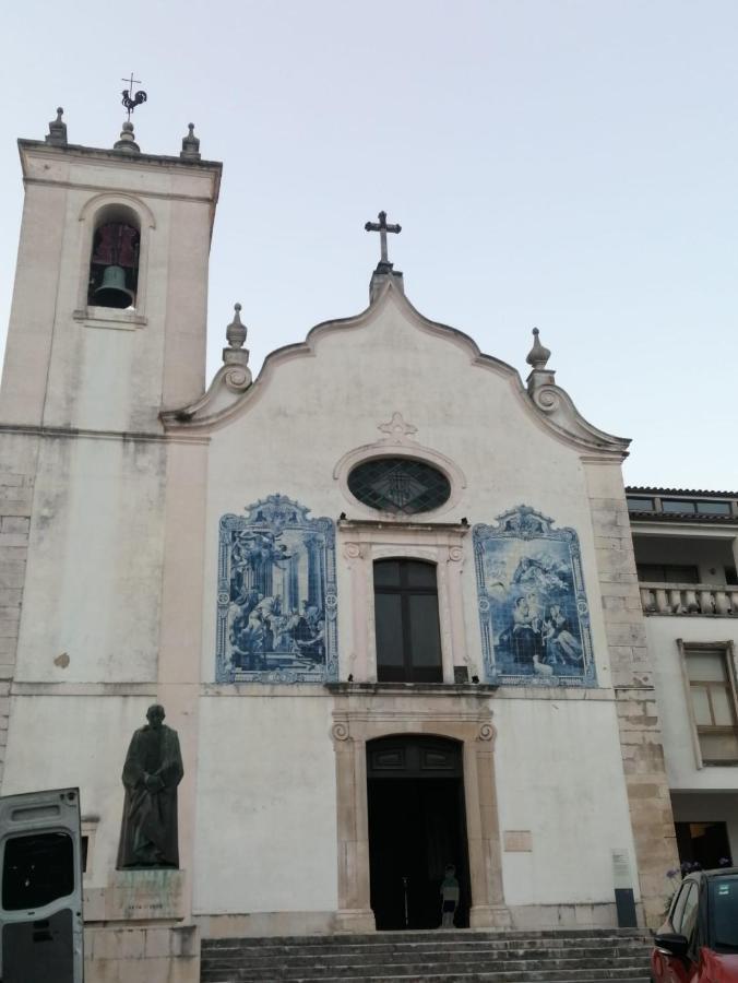 Cais De Apresentacao No Coracao De *