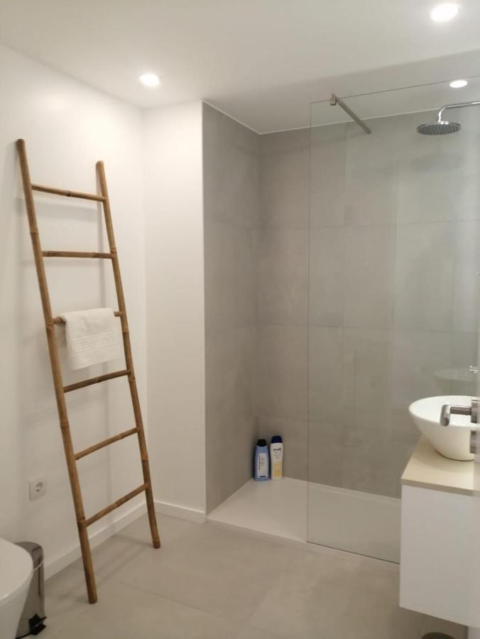 Cais De Apresentacao No Coracao De *